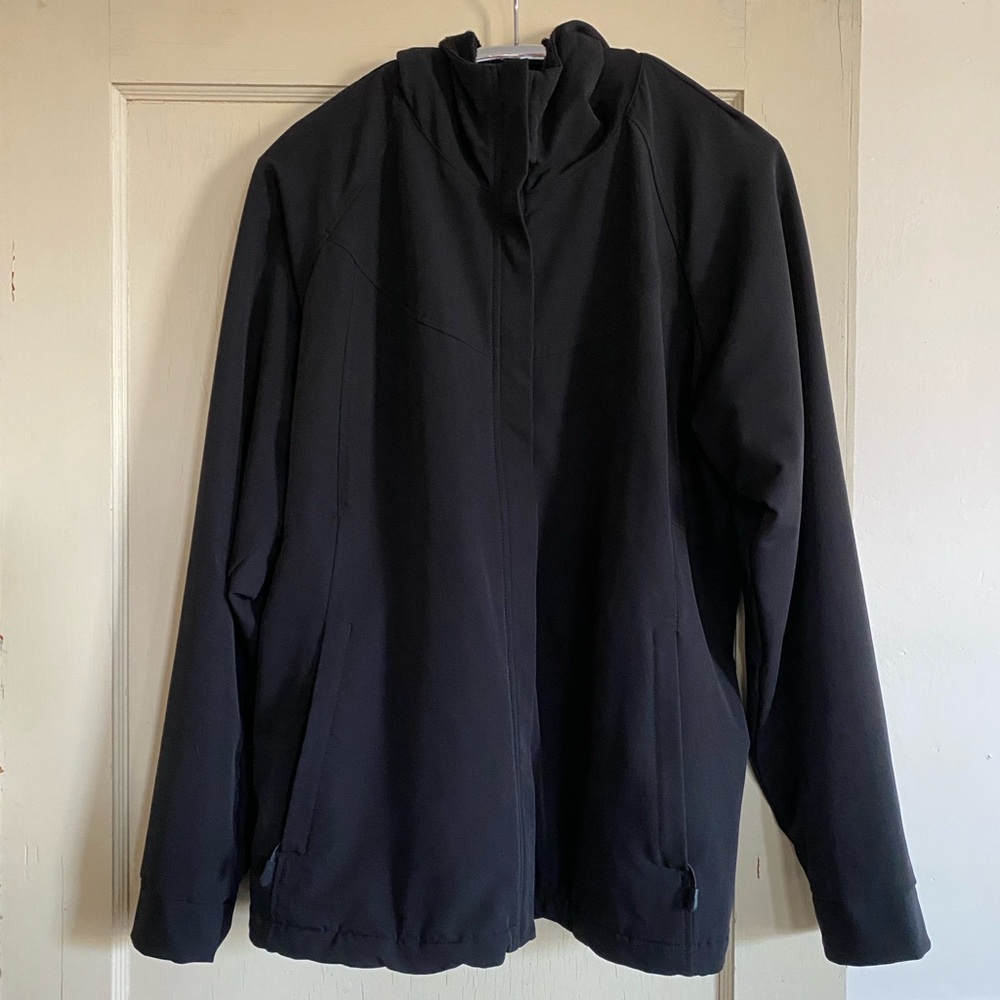 Kirkland Signature Ladies Softshell, hooded Jacket with zipper pockets
